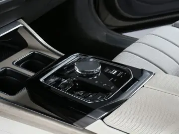 BMW i7 xDr60 ExecLounge TV SkyLounge Massage Ventil