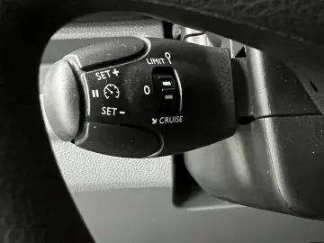 OPEL Vivaro Kombi M NAVI 180 KAM CARPL DAB TEMP 9Sitz