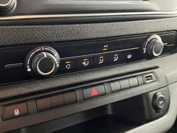 OPEL Vivaro Kombi M NAVI 180 KAM CARPL DAB TEMP 9Sitz