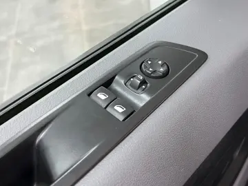 OPEL Vivaro Kombi M NAVI 180 KAM CARPL DAB TEMP 9Sitz