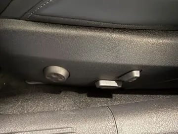 MERCEDES-BENZ C 220 dC Limousine  AMG Line Night LED AHK