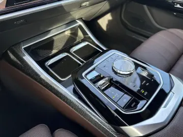 BMW i7 xDr60 MSpPRO ExecLou SkyLou TV Massage Ventil SoftClo
