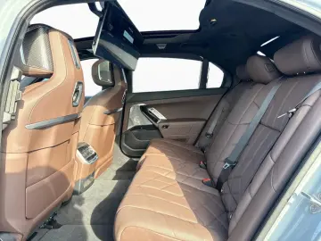 BMW i7 xDr60 MSpPRO ExecLou SkyLou TV Massage Ventil SoftClo