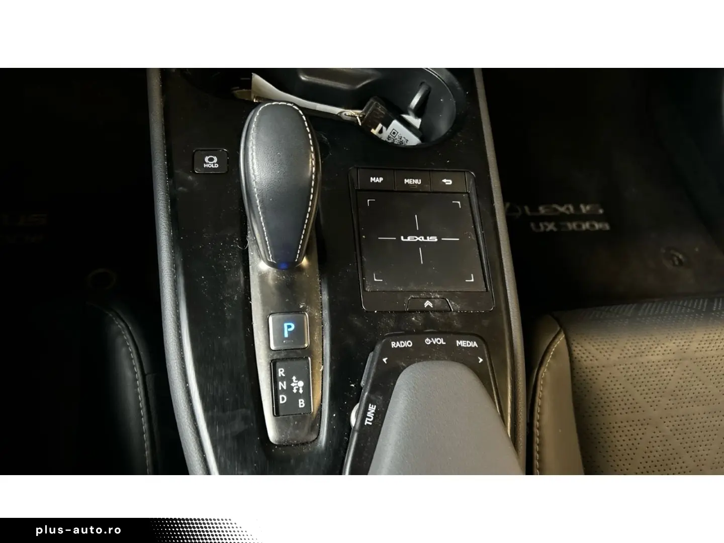 LEXUS UX 300e Luxury Line 360 Grad Kamera Mark Levinso