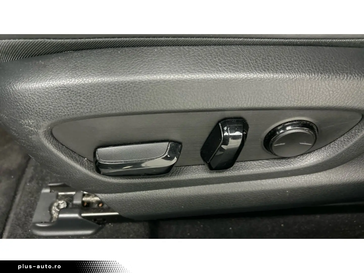 LEXUS UX 300e Luxury Line 360 Grad Kamera Mark Levinso