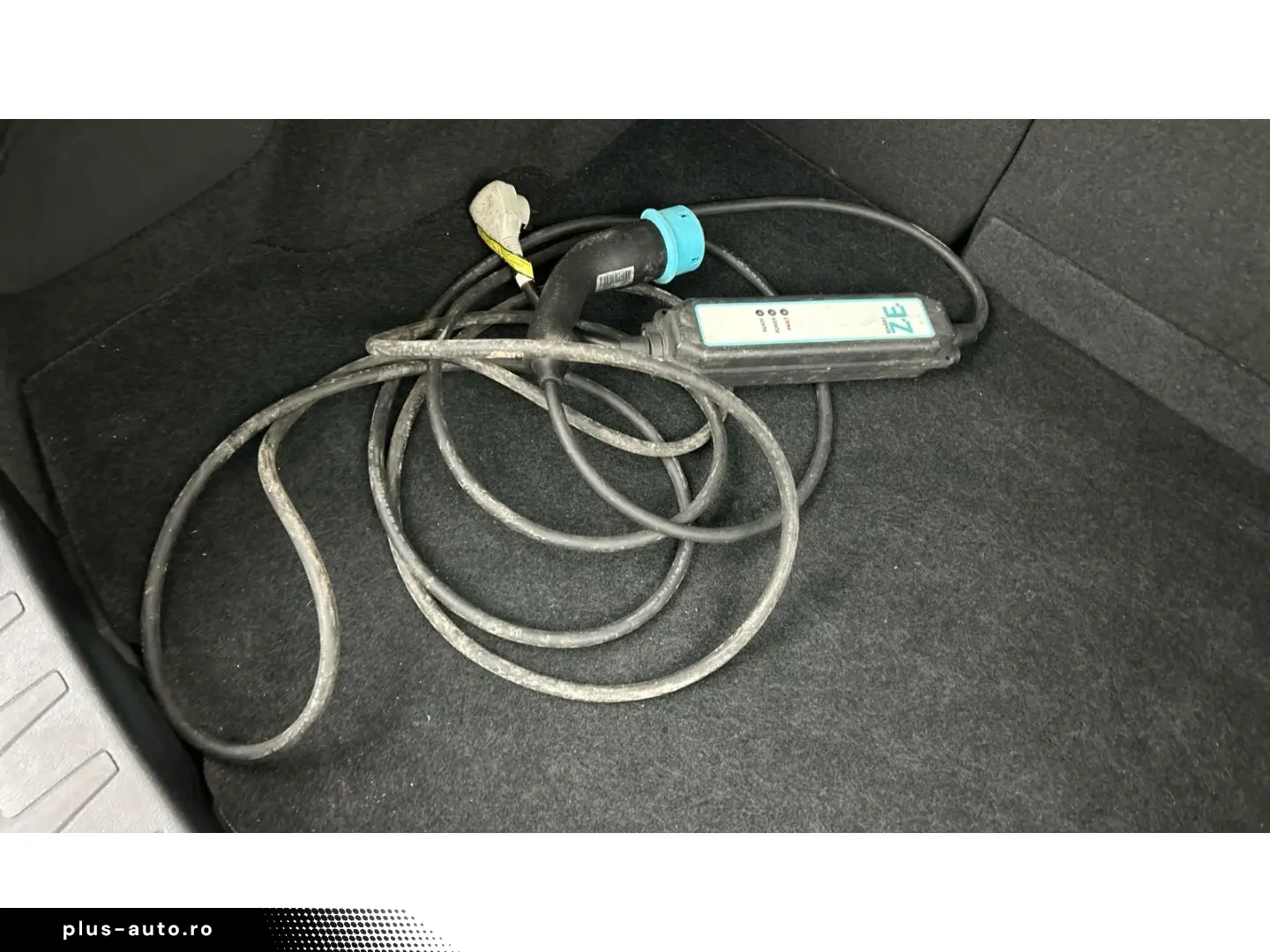 LEXUS UX 300e Luxury Line 360 Grad Kamera Mark Levinso