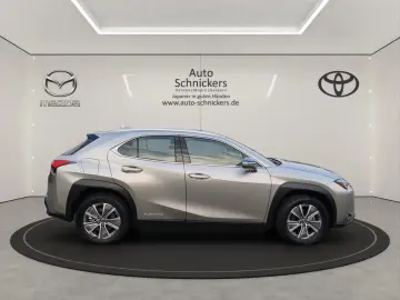 LEXUS UX 300e  KAMERA ACC GJ-RÄDER !!
