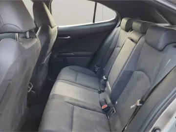 LEXUS UX 300e  KAMERA ACC GJ-RÄDER !!