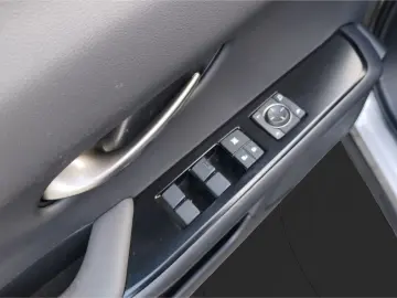 LEXUS UX 300e  KAMERA ACC GJ-RÄDER !!