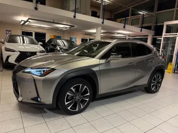 LEXUS UX 250 h STYLE - KAMERA-NAVIG.-18 ZOLL-20.990 -