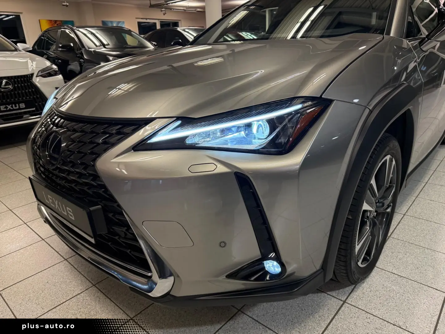 LEXUS UX 250 h STYLE - KAMERA-NAVIG.-18 ZOLL-20.990 -