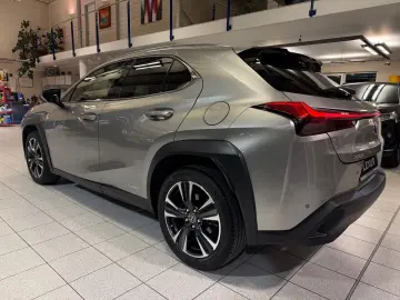 LEXUS UX 250 h STYLE - KAMERA-NAVIG.-18 ZOLL-20.990 -