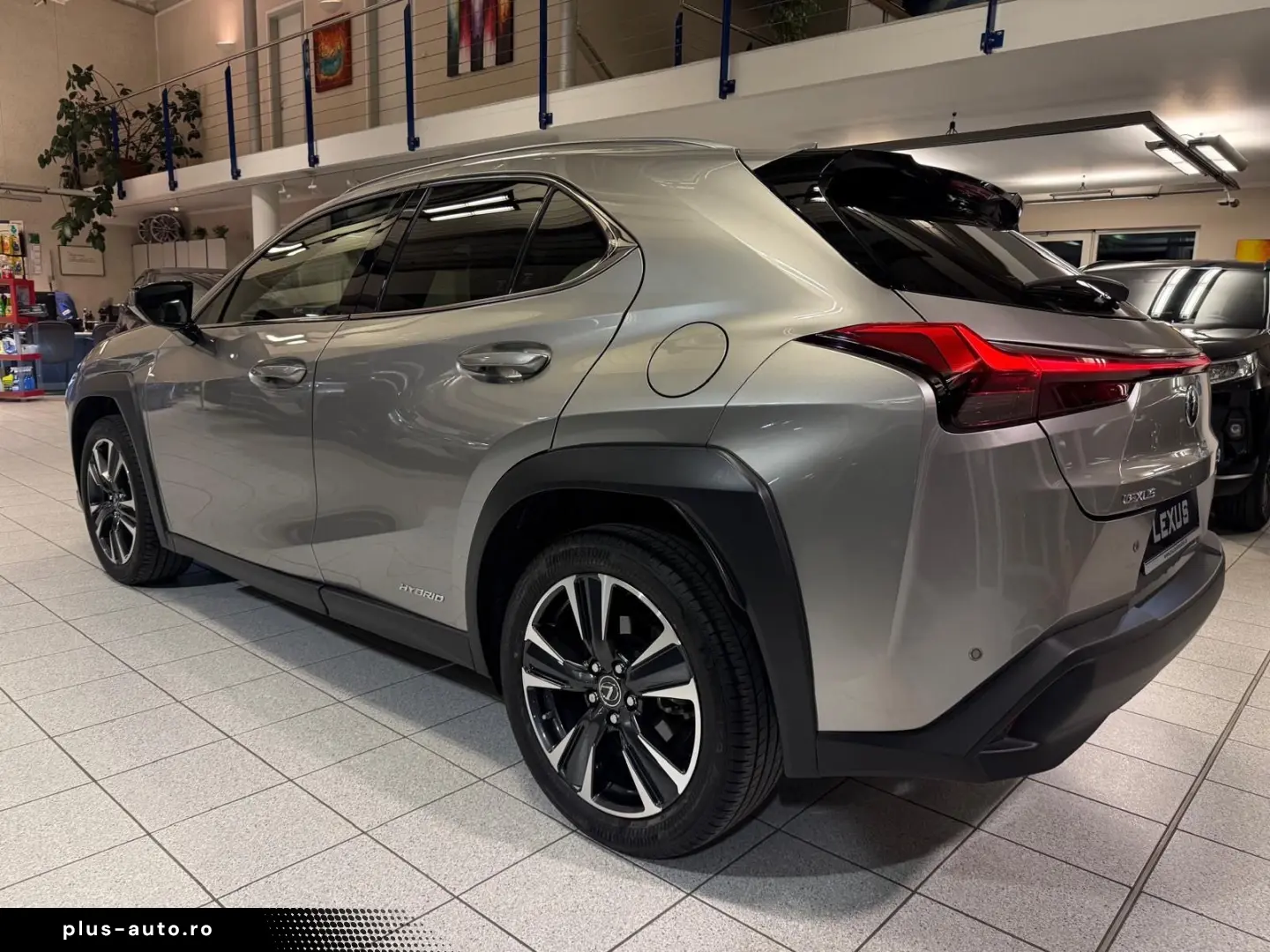 LEXUS UX 250 h STYLE - KAMERA-NAVIG.-18 ZOLL-20.990 -