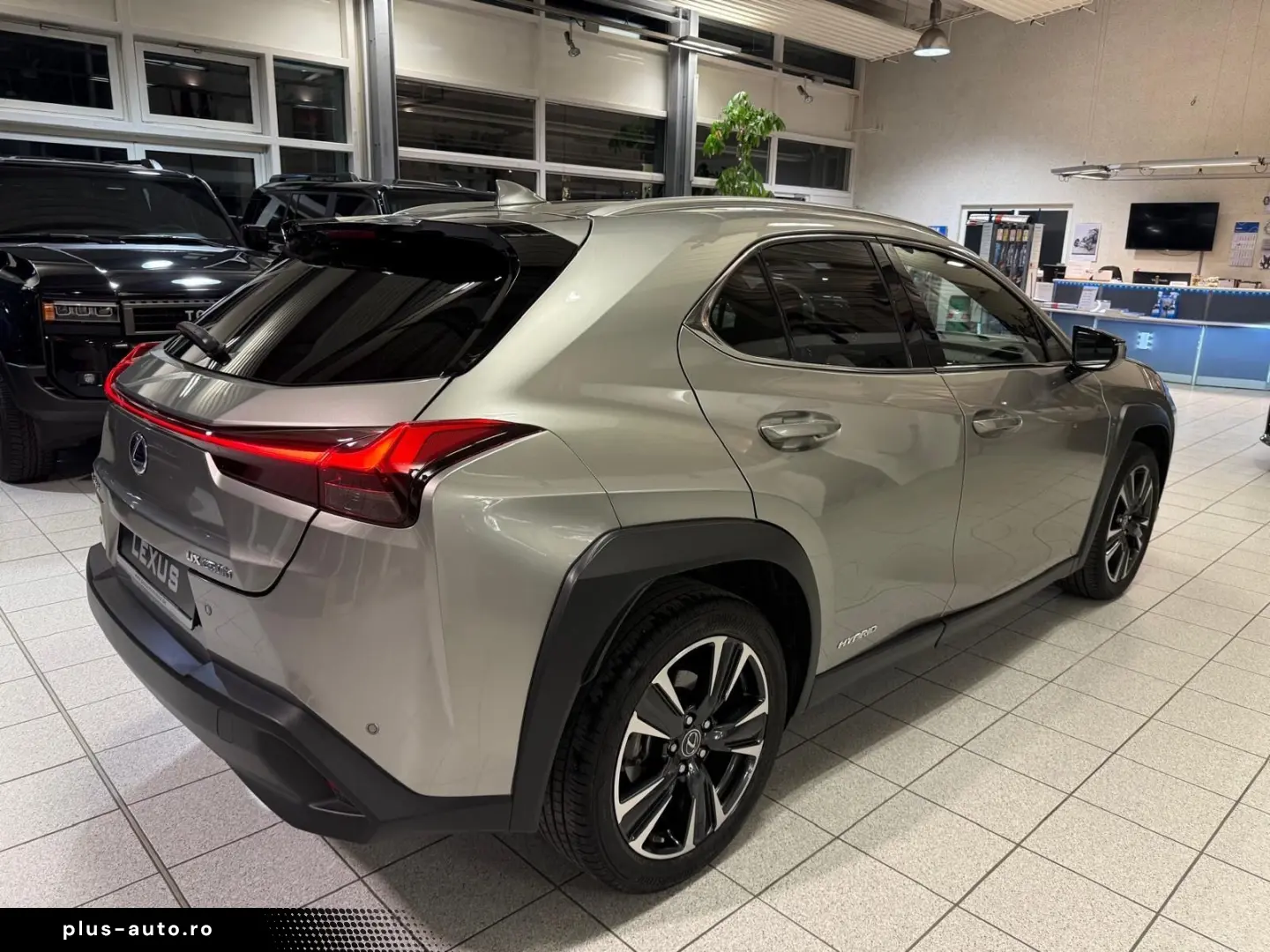 LEXUS UX 250 h STYLE - KAMERA-NAVIG.-18 ZOLL-20.990 -