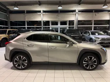 LEXUS UX 250 h STYLE - KAMERA-NAVIG.-18 ZOLL-20.990 -