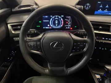 LEXUS UX 250 h STYLE - KAMERA-NAVIG.-18 ZOLL-20.990 -