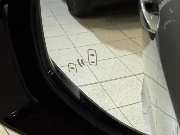 LEXUS UX 250 h STYLE - KAMERA-NAVIG.-18 ZOLL-20.990 -