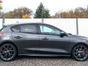 FORD Focus ST 2.3 Aut. Styling-P. LED adap. B&O Navi