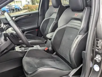 FORD Focus ST 2.3 Aut. Styling-P. LED adap. B&O Navi