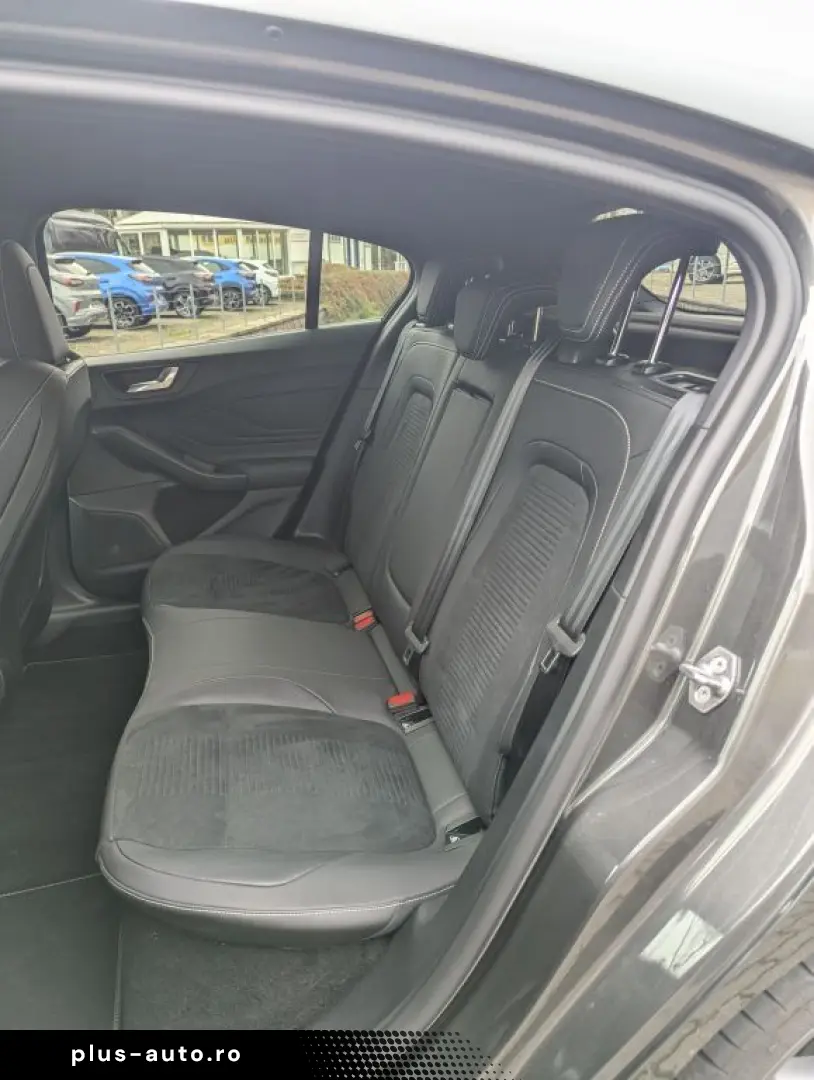 FORD Focus ST 2.3 Aut. Styling-P. LED adap. B&O Navi