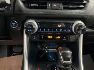 TOYOTA RAV 4 RAV4 Hybrid 4x4 Lounge  Shzg  Alu  PDC  Ka