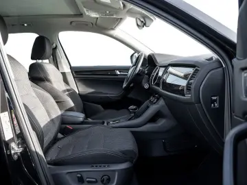 SKODA Kodiaq 2.0 TDI Style 4x4 7-Sitzer AHK Pano 360