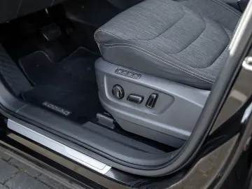 SKODA Kodiaq 2.0 TDI Style 4x4 7-Sitzer AHK Pano 360
