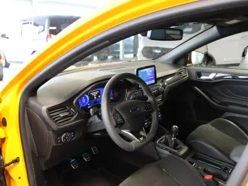 FORD Focus Lim. ST Performance-PAK  Styling-PAK