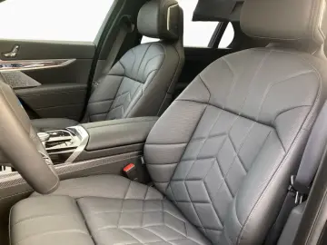 BMW i7 xDr60 MSP ExecLoun SkyLoun TV Massage Ventil