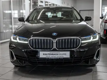 BMW 530e Touring Luxury Line AHK HUD LASER LED NAVI