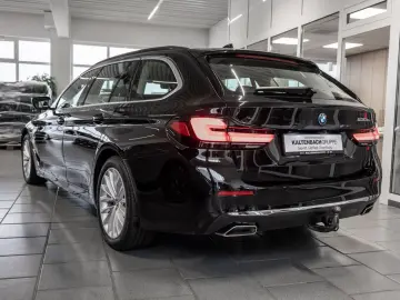 BMW 530e Touring Luxury Line AHK HUD LASER LED NAVI