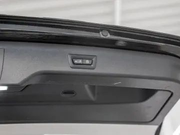 BMW 530e Touring Luxury Line AHK HUD LASER LED NAVI