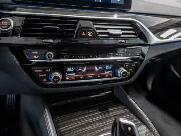 BMW 530e Touring Luxury Line AHK HUD LASER LED NAVI