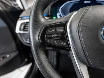 BMW 530e Touring Luxury Line AHK HUD LASER LED NAVI