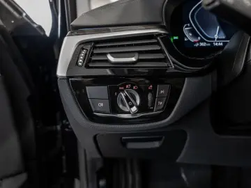 BMW 530e Touring Luxury Line AHK HUD LASER LED NAVI