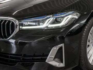 BMW 530e Touring Luxury Line AHK HUD LASER LED NAVI