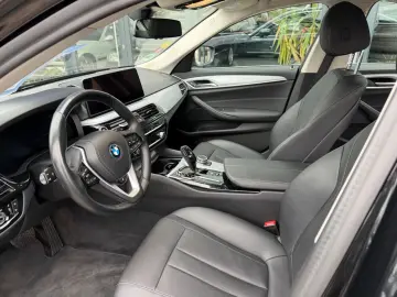 BMW 530e Lim.  Navi LED Leder
