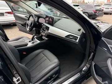 BMW 530e Lim.  Navi LED Leder