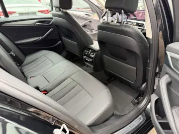 BMW 530e Lim.  Navi LED Leder