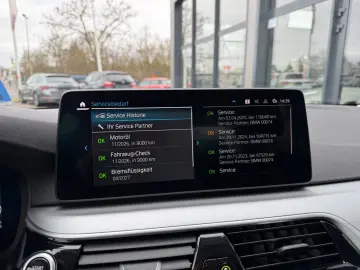 BMW 530e Lim.  Navi LED Leder