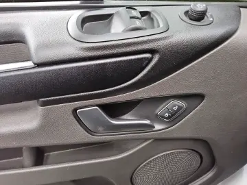 FORD Transit Custom 2.0 EB Trend 9-Sitzer DAB PDC