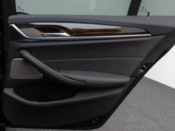 BMW 530e xD LuxuryLine 360 Laser HUD DAB H K ACC AHK