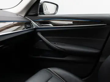 BMW 530e xD LuxuryLine 360 Laser HUD DAB H K ACC AHK