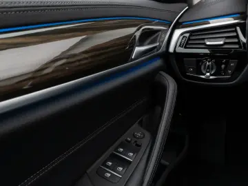 BMW 530e xD LuxuryLine 360 Laser HUD DAB H K ACC AHK