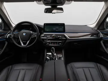 BMW 530e xD LuxuryLine 360 Laser HUD DAB H K ACC AHK