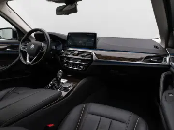 BMW 530e xD LuxuryLine 360 Laser HUD DAB H K ACC AHK