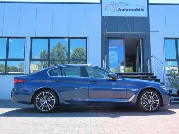 BMW 530e Ambiente Schiebedach Leder