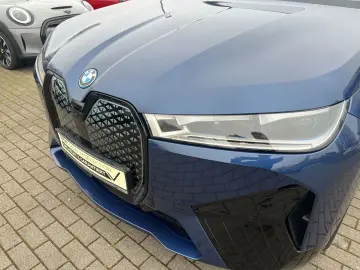 BMW iX xDr50 DAProf SkyLounge 360 H&K AirSusp