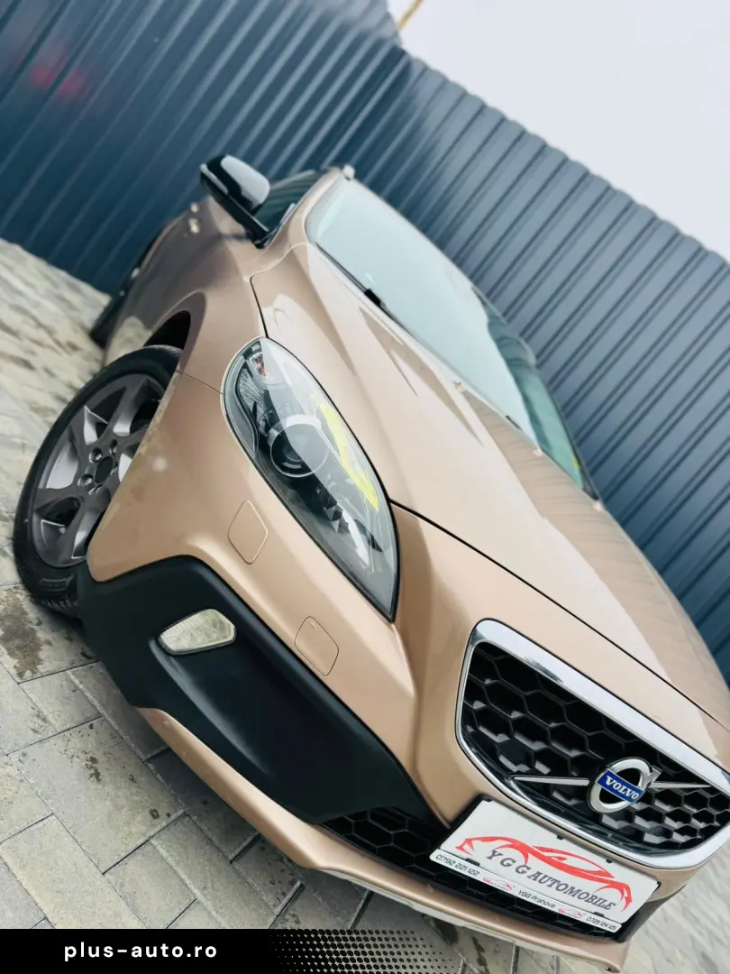 VOLVO V40 CROSS COUNTRY D4   2.0 DIESEL 190CP   FAB 09.2014