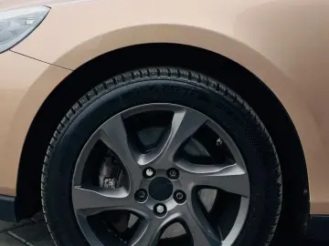 VOLVO V40 CROSS COUNTRY D4   2.0 DIESEL 190CP   FAB 09.2014